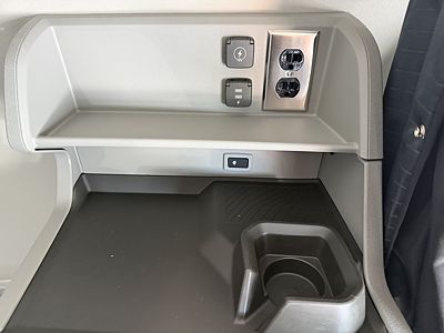 2027 Volvo VNL64T860