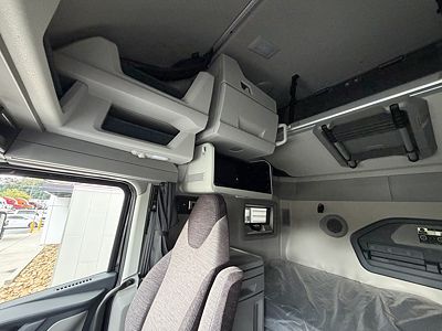 2027 Volvo VNL64T860
