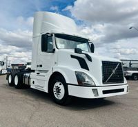 2015 Volvo VNL42T300