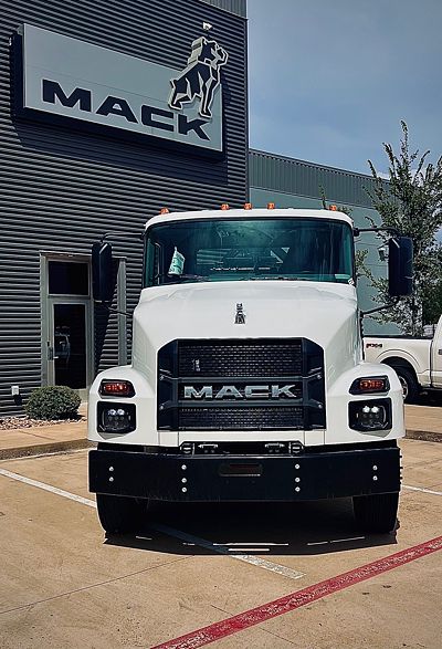 2026 Mack MD742