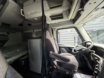 2027 Volvo VNL64T860