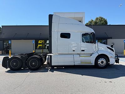 2023 Volvo VNL64T740