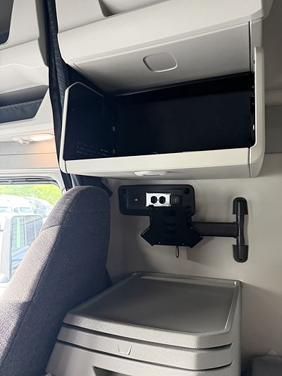 2027 Volvo VNL64T860