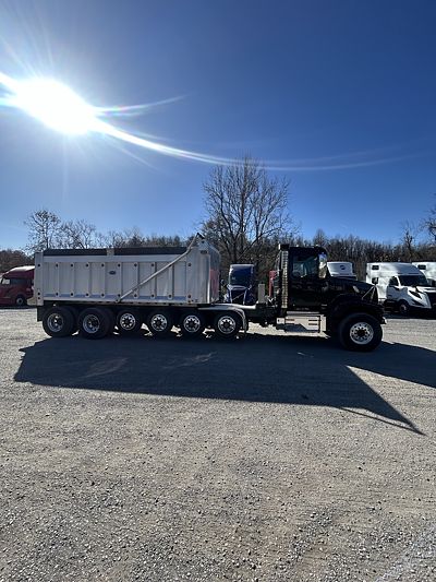 2024 Volvo VHD