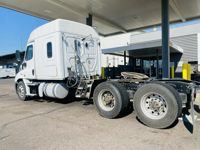 2020 Freightliner CASCADIA 113