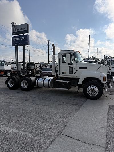 2020 Mack Pinnacle