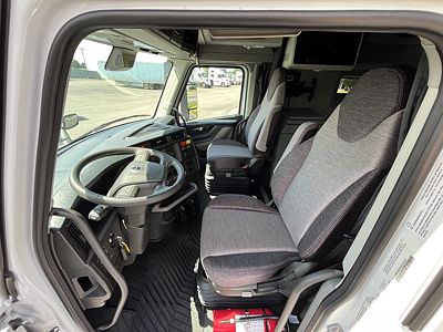 2027 Volvo VNL64T860