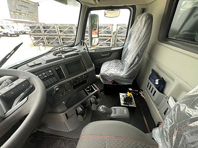 2026 Volvo VHD64F300