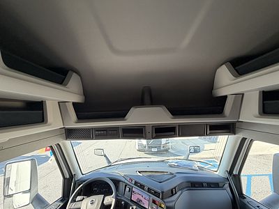 2027 Volvo VNL64T840