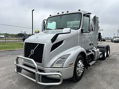 2020 Volvo VNR64T300
