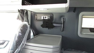 2027 Volvo VNL64T860