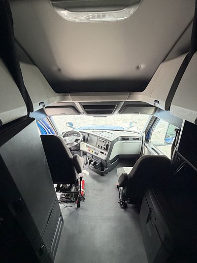 2021 Freightliner CASCADIA 126