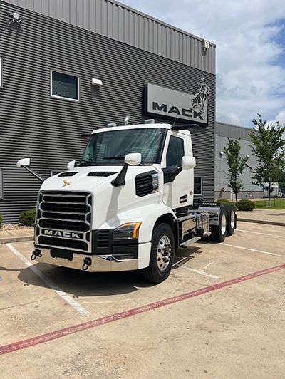 2027 Mack ANTHEM 64T