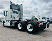 2015 Volvo VNL42T300
