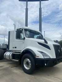 2025 Volvo VNX84T300