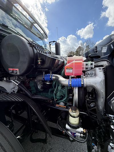 2027 Volvo VNR64T300