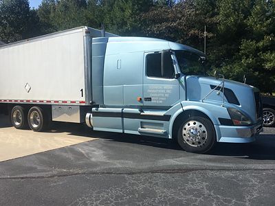 2005 Volvo VNL64T630