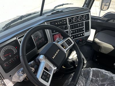 2026 Mack GRANITE 64FR