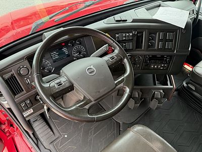 2024 Volvo VNL64T860