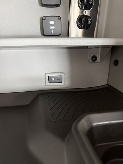 2027 Volvo VNL64T860