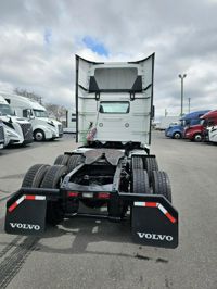 2018 Volvo VNL64T300