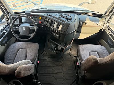 2020 Volvo VNL64T760