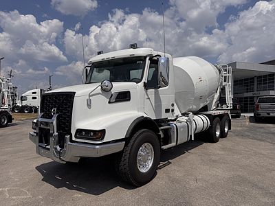 2026 Volvo VHD64B300