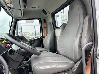 2020 Volvo VNR64T300
