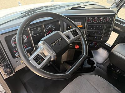 2023 Mack AN64T