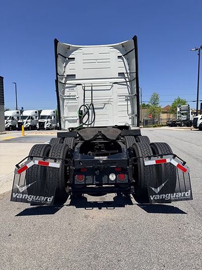 2023 Volvo VNL760