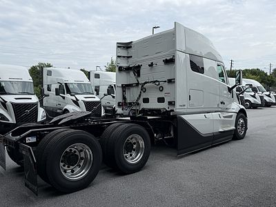 2027 Volvo VNL64T840