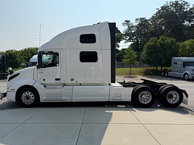 2023 Volvo VNL64T860