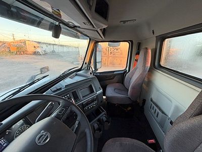 2022 Volvo VNR