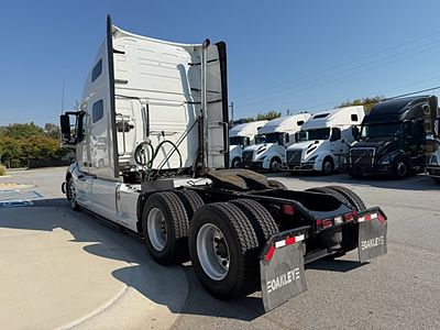 2020 Volvo VNL64T760