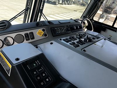 2025 Mack LR64