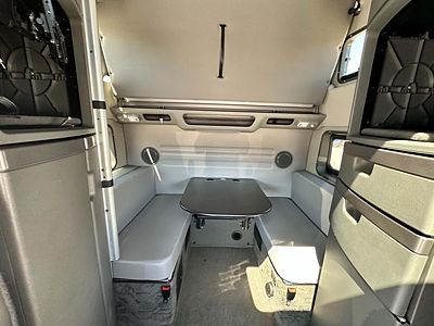 2024 Volvo VNL64T860
