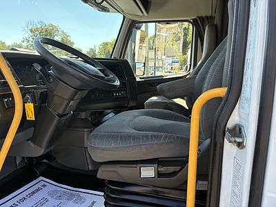 2023 Volvo VNL64T740