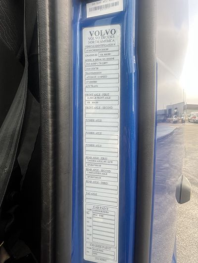 2022 Volvo VNL64T760