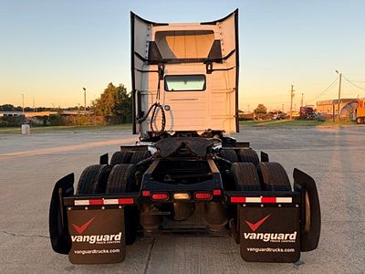 2022 Volvo VNR