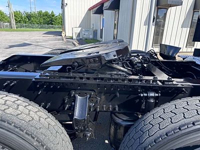 2022 Volvo VNL64T760