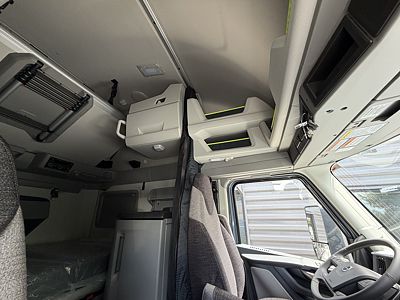 2027 Volvo VNL64T860