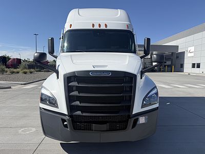 2022 Freightliner CASCADIA 126