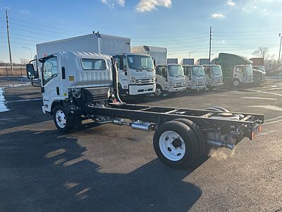 2025 Isuzu NRR