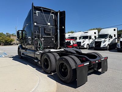 2022 Volvo VNL64T760