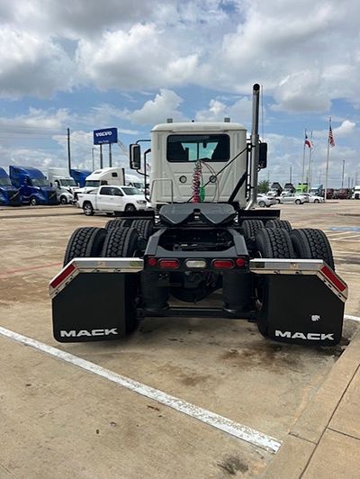 2026 Mack ANTHEM 64T