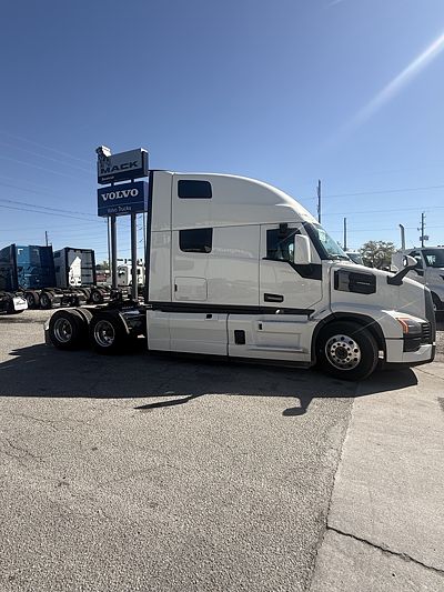 2026 Mack PIONEER 64T