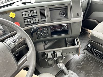 2020 Volvo VNR64T300