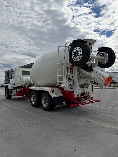 2026 Volvo VHD64F300