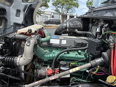 2021 Volvo VNL64T860