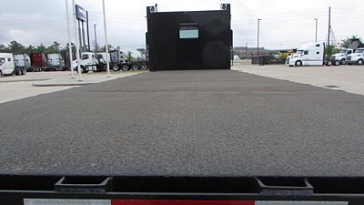 2025 Volvo VHD64B300
